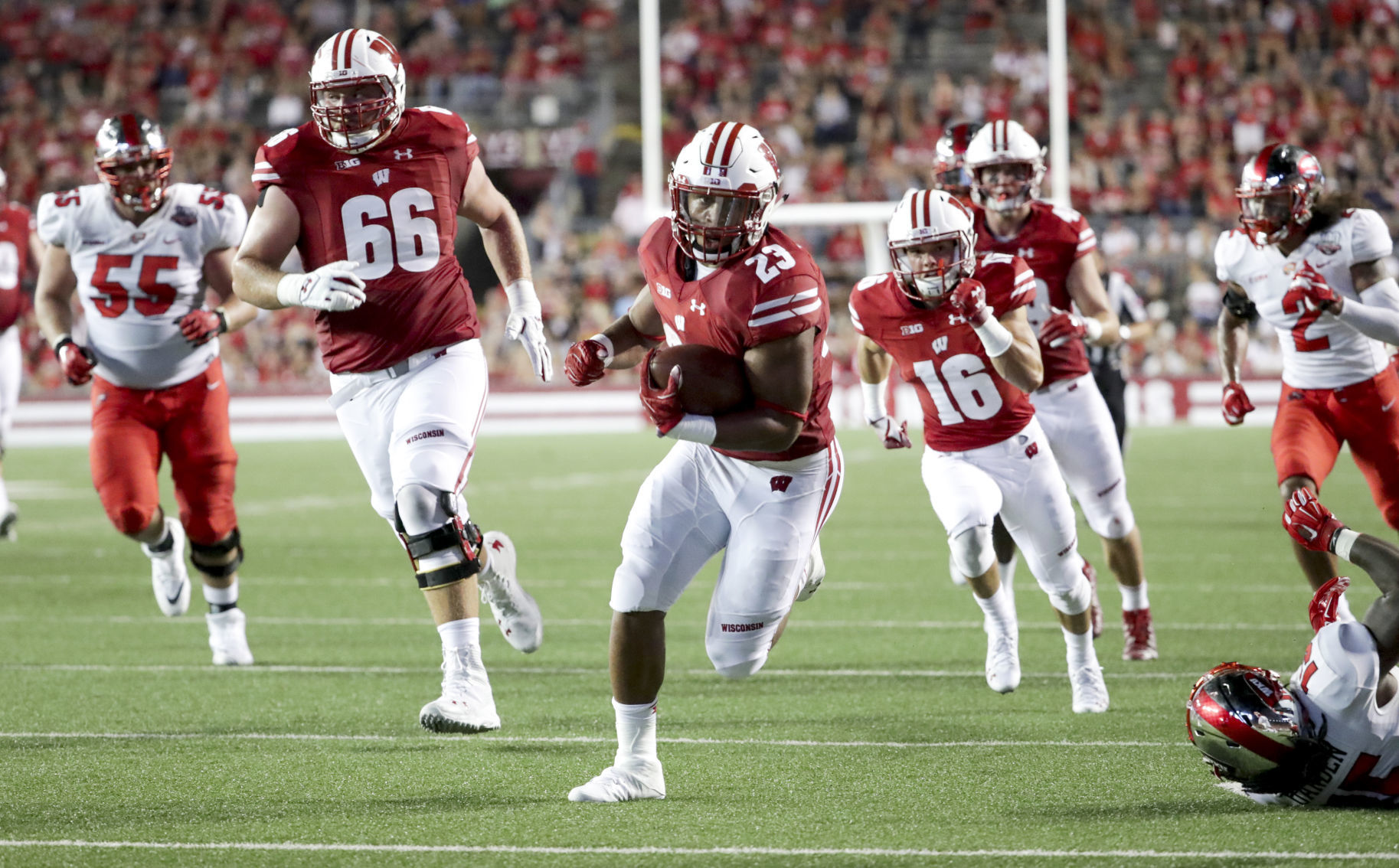 Wisconsin Badgers 34, Western Kentucky Hilltoppers 3
